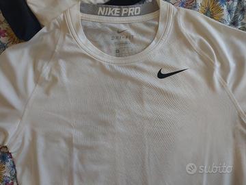 t-shirt compression Nike, taglia M