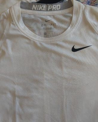 t-shirt compression Nike, taglia M