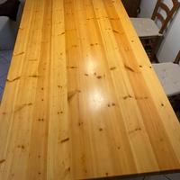 Tavolo in legno massiccio
