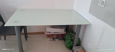 Tavolo in vetro 