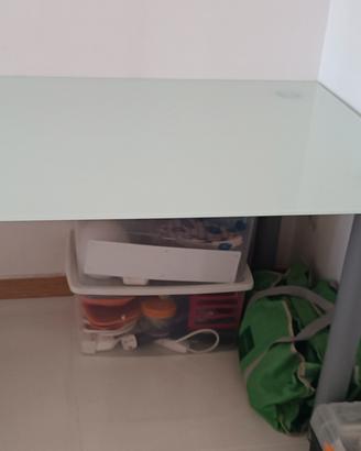 Tavolo in vetro 