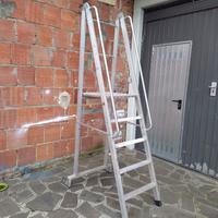 scala mobile a castello in alluminio con ruote 