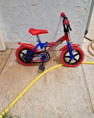 bici a spinta, con rotelle e monopattino 
