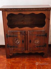 mobile bar in legno stile rustico