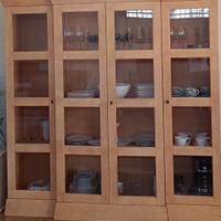 Vetrina moderna massiccia in legno Credenza 