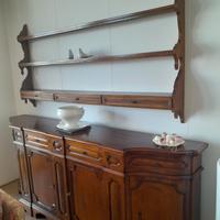 Credenza e piattaia in noce