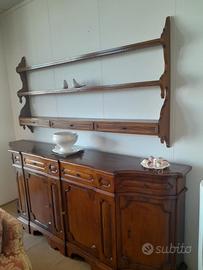 Credenza e piattaia in noce