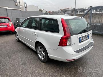 V50 1.6 td 115 cv!!!