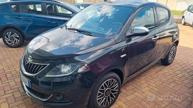 lancia Ypsilon 1.0 FireFly 5P SeS Hybrid 