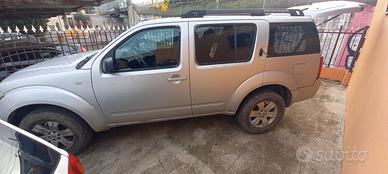 Nissan Pathfinder 2.5 dCi automatica 7 posti full 