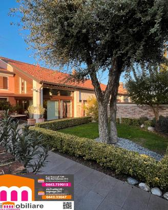 Villa in corte storica