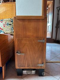 Ghiacciaia in legno anni 30