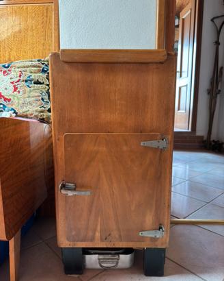 Ghiacciaia in legno anni 30