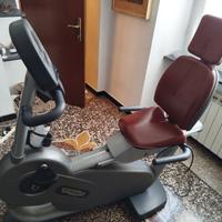 Cyclette reclinata professionale Technogym Forma