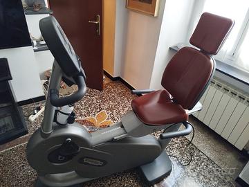 Cyclette reclinata professionale Technogym Forma