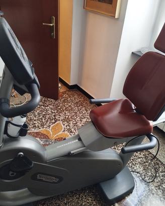 Cyclette reclinata professionale Technogym Forma