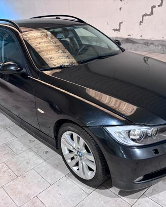 BMW 320D Completa per RICAMBI