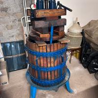 Torchio idraulico per uva