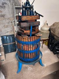 Torchio idraulico per uva