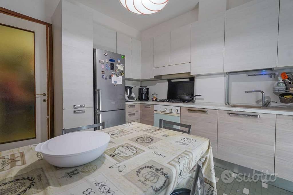 Appartamento di 115 m² con 4 locali e box auto a O - Vista 4