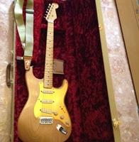 Chitarra Stratocaster con body Fender anni '50