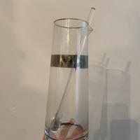 Caraffa vintage in vetro con mestolo