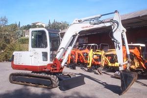 Miniescavatore usato TAKEUCHI TB145
