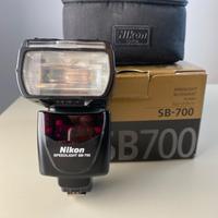 Nikon SB-700 FLASH TTL Lampeggiatore