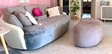 Megasofa 3 posti + pouf