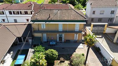 Villa di 180 m² con 4 locali a Vercelli