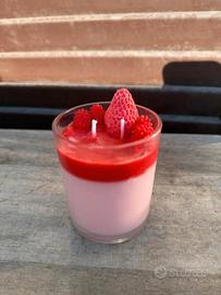 
Candela Profumata Fragola e Panna 