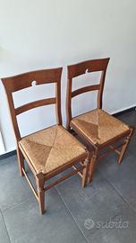 Coppia di seggiole in legno