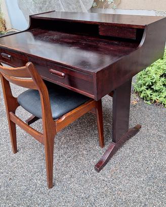 scrivania design anni 60 con sedie 