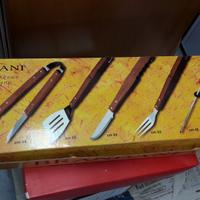 Barbecue - set attrezzi NUOVO