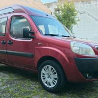 FIAT DOBLO' CON PEDANA DISABILI