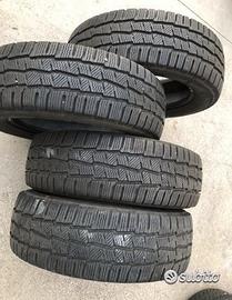 4 gomme 215 70 15c Michelin