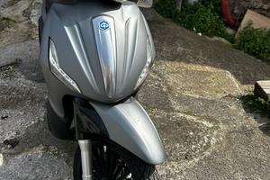 Beverly 300