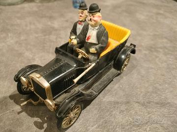 Macchinina stalio e olio