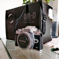 Olympus OM-D E-M10 Mark IIIs kit 14-42mm EZ silver