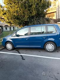 Volkswagen touran diesel an 2004 ,1900 euro 