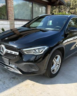 MERCEDES-BENZ GLA 220 d Automatic Sport