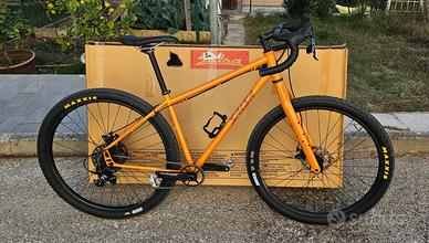 Salsa Fargo misura M anno 2024