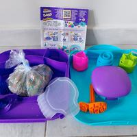Kinetic sand Squish Motion