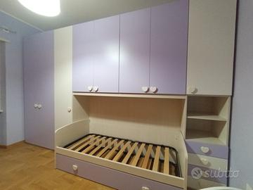 Cameretta bianca e lilla nuova