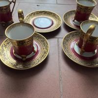 servizio da caffe in porcellana decorato d’oro