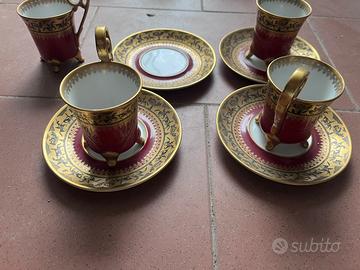 servizio da caffe in porcellana decorato d’oro