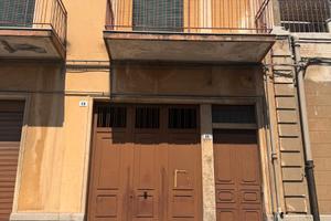 Belpasso zona centrale garage di 49 mq