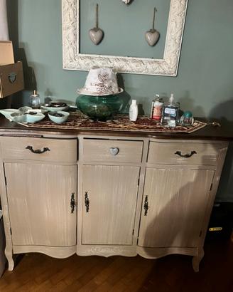 Credenza in legno stile shabby chic