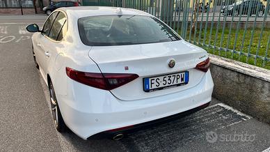 ALFA ROMEO Giulia 2.2 Turbo Diesel Super AT8