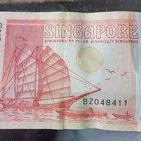 lotto 2 banconote Singapore 